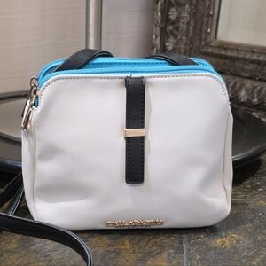 JONES NEW YORK Signature• Cream Crossbody Bag w/ Black Strap & Aqua Accent. NWOT